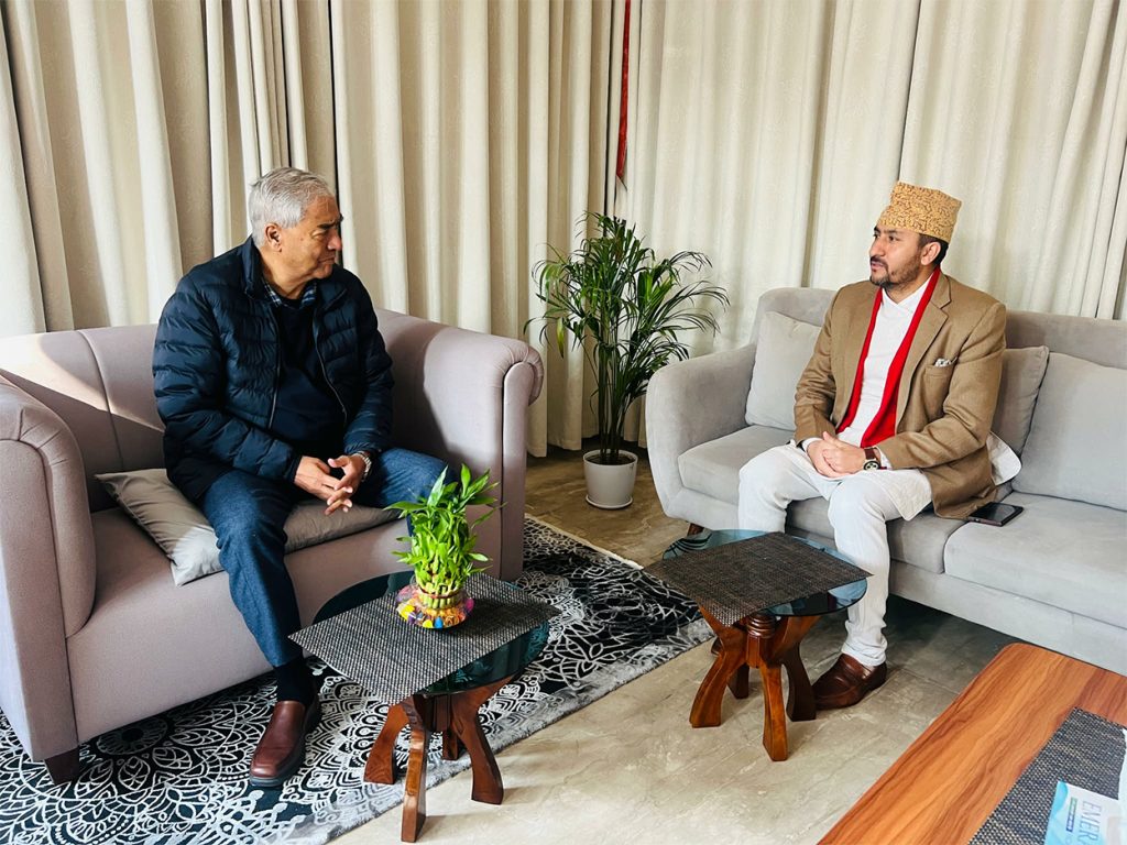 कांग्रेस सभापति देउवा र सञ्चारमन्त्री खरेलबीच भेटवार्ता