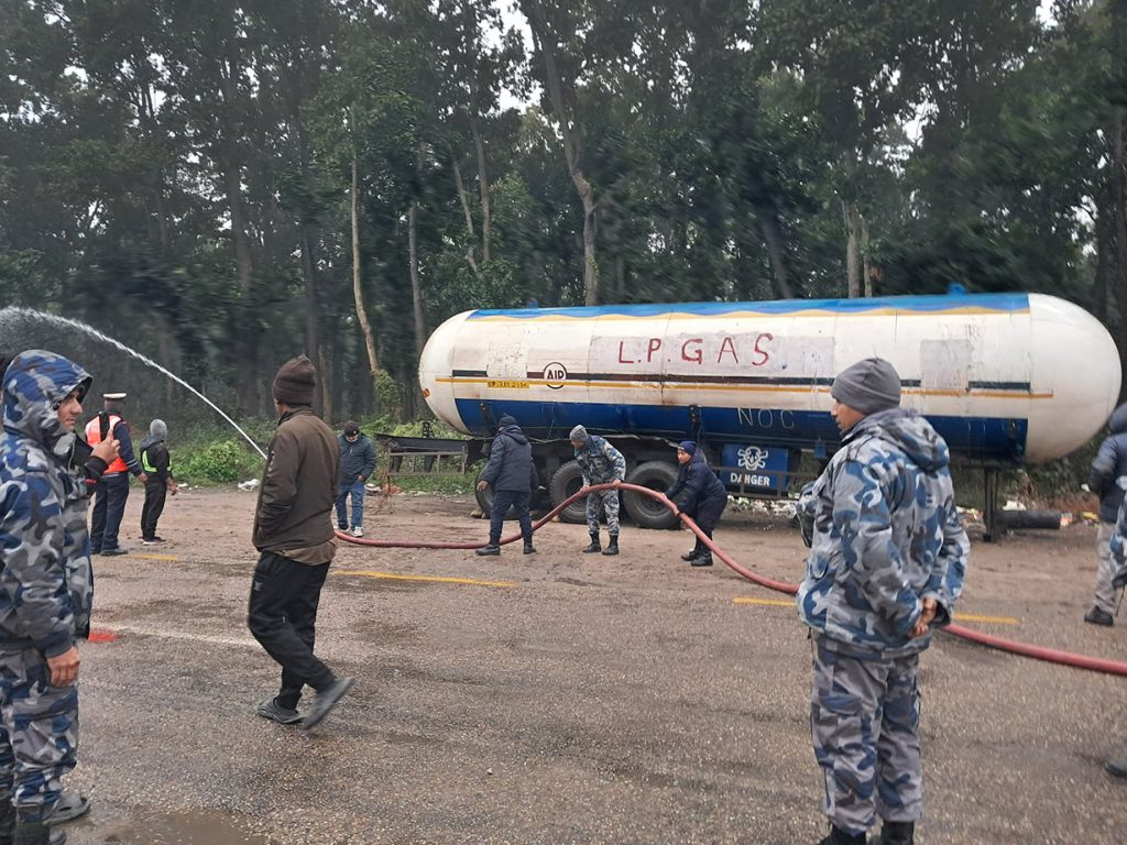 २४ घण्टापछि खुल्यो चन्द्रनिगाहपुर-निजगढ सडकखण्ड