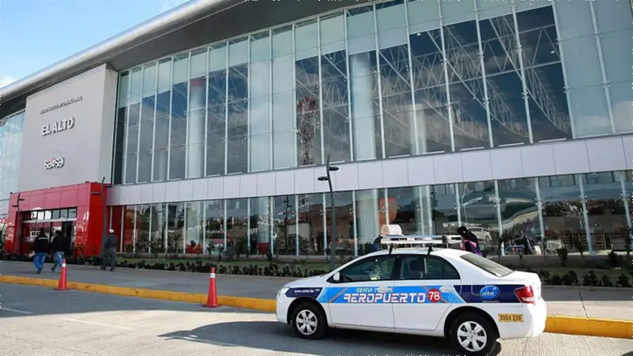 बोलिभियामा सैन्य विमान दुर्घटना हुँदा ११ जनाको मृत्यु