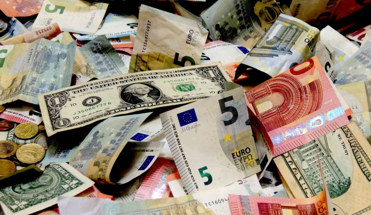 अमेरिकी डलर हालसम्मकै उच्च बिन्दुमा,युरो, पाउण्ड, अष्ट्रेलियन डलर लगायतको मूल्य पनि बढ्यो