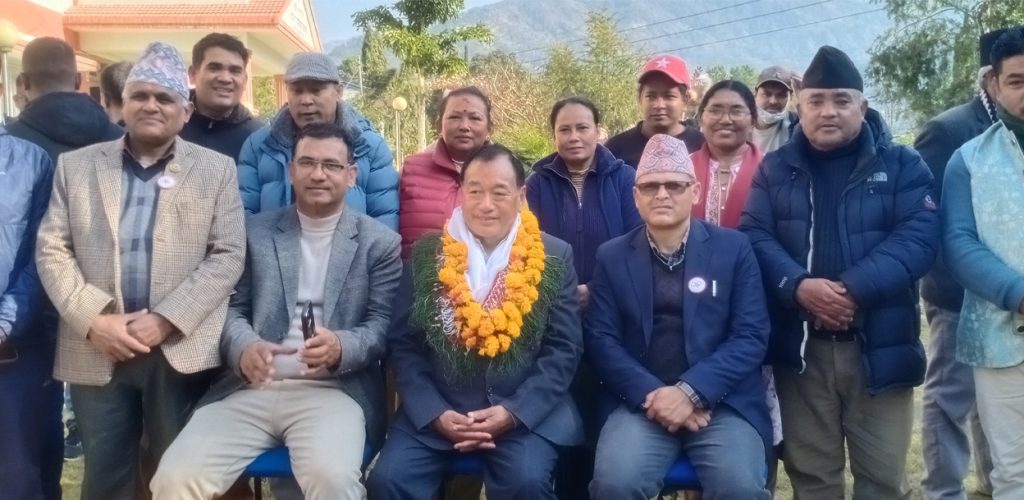 नुवाकोट-१ मा पूर्वमन्त्री तामाङले गराए उम्मेदवारी दर्ता
