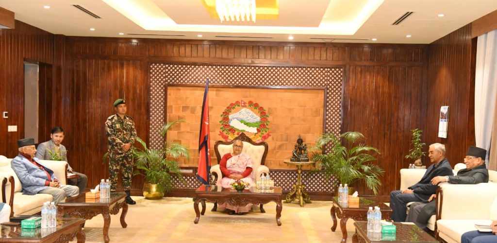 बालुवाटारमा प्रधानमन्त्रीसँग ओली, देउवा र प्रचण्डको छलफल सुरु