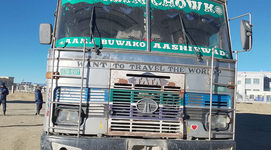 २ करोड बढीको भेप बोकेको कन्टेनरसहित १ जना प्रहरीको नियन्त्रणमा